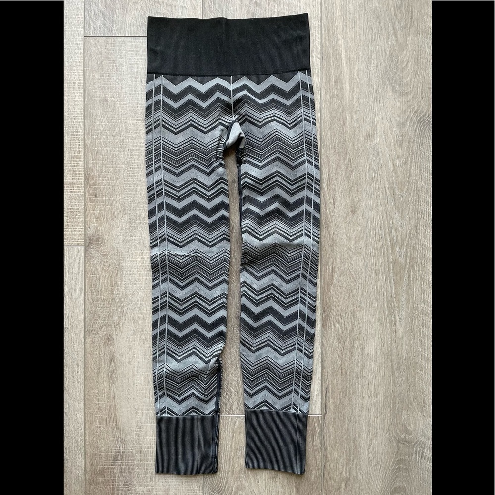 Lululemon Ebb To Street Pant in Heathered Slate Size 2
